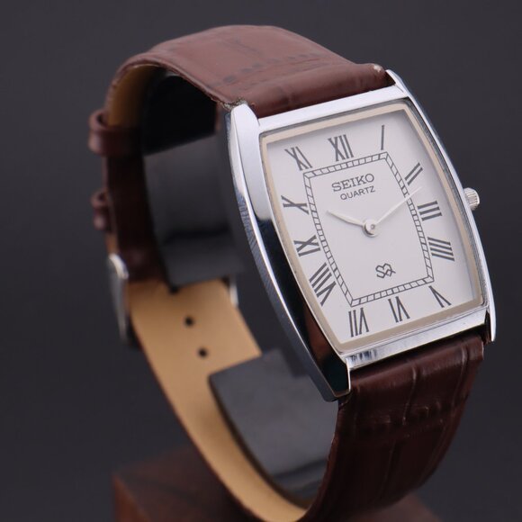 Vintage Seiko Slim Tonneau Tank Quartz Gentlemen's Wrist Watch  - FREE SHIPPING - Picture 1 of 14